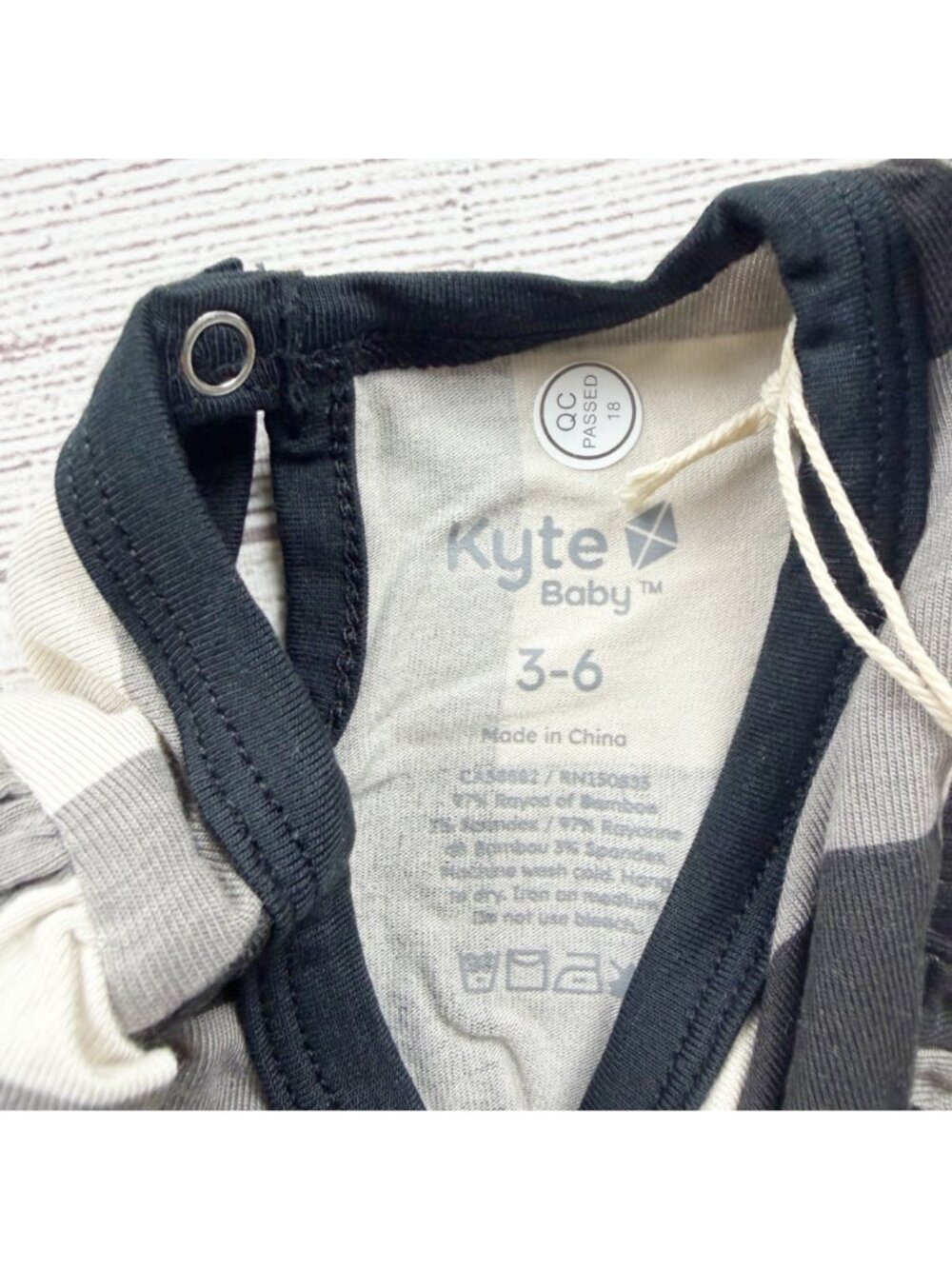 Kyte Baby Plaid Long Sleeve Romper Ruffle Accent NWT 3-6 Months - Picture 2 of 3